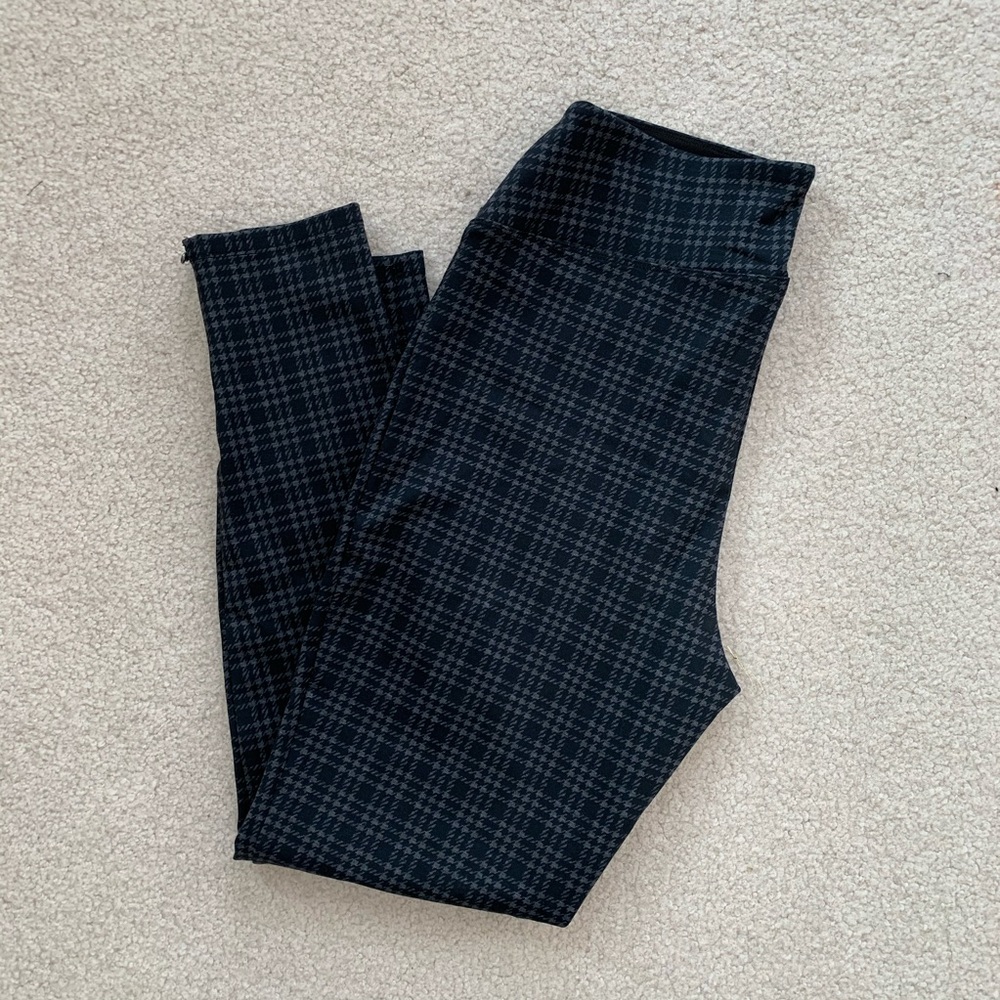 Apt 9 Black and Gray Houndstooth Plaid Pants
